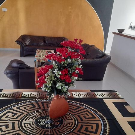 Appartement Familial Spacieux Avec Climatisation Ziguinchor Exteriör bild