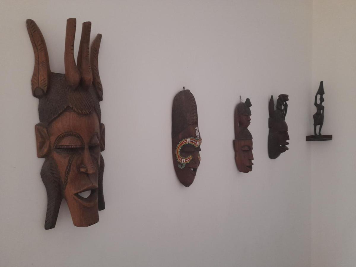 Appartement Familial Spacieux Avec Climatisation Ziguinchor Exteriör bild
