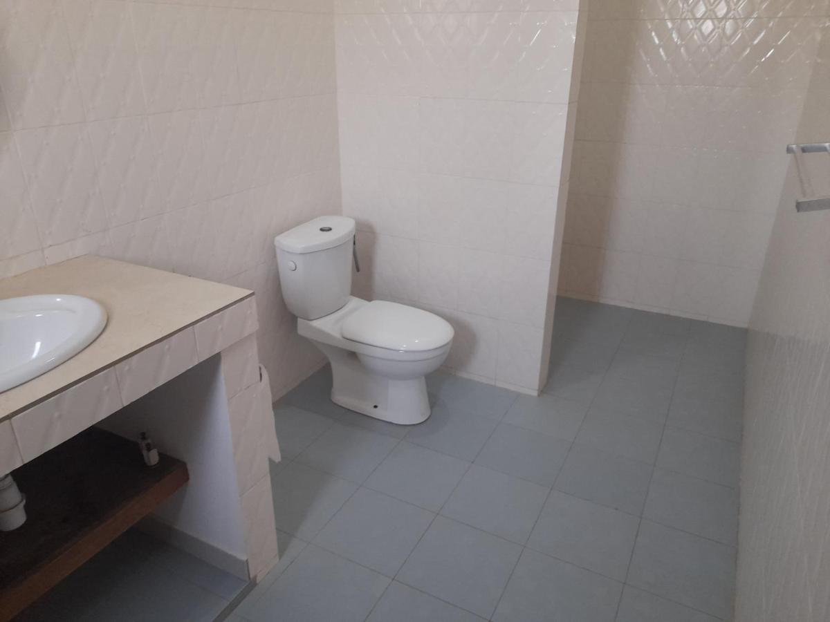 Appartement Familial Spacieux Avec Climatisation Ziguinchor Exteriör bild