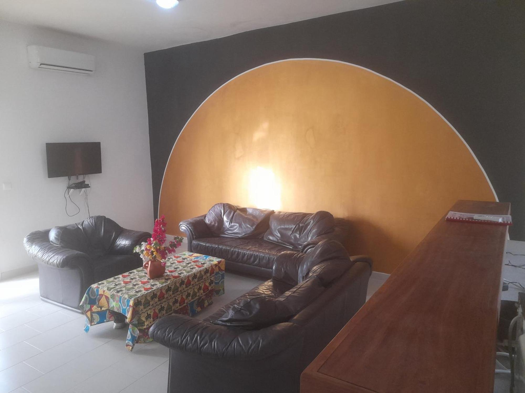 Appartement Familial Spacieux Avec Climatisation Ziguinchor Exteriör bild