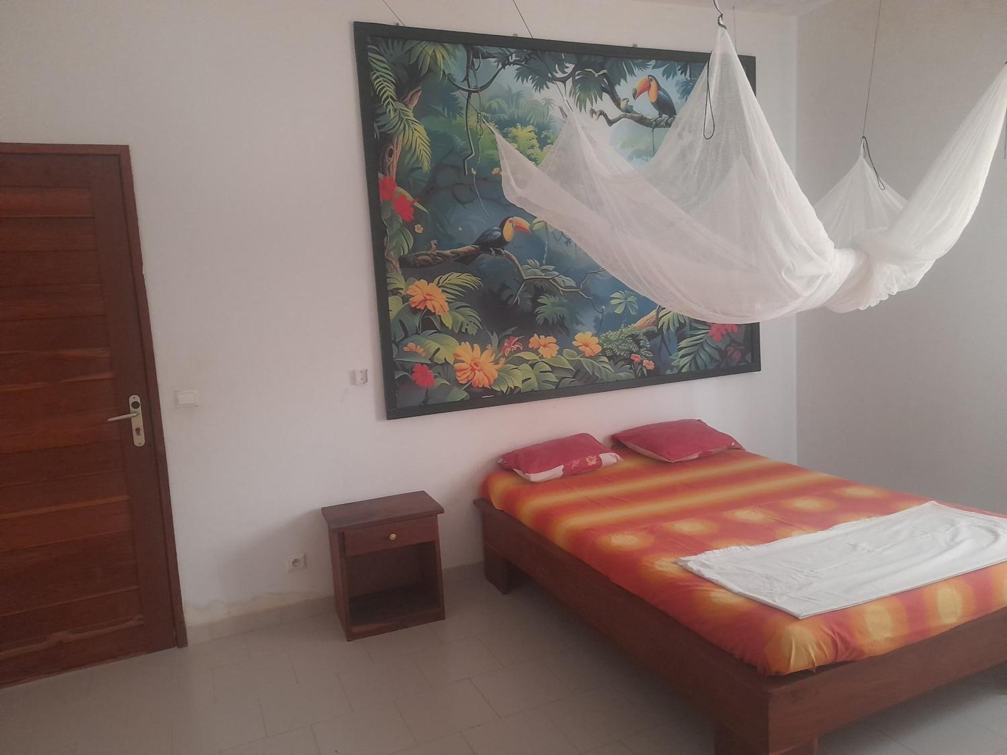 Appartement Familial Spacieux Avec Climatisation Ziguinchor Exteriör bild