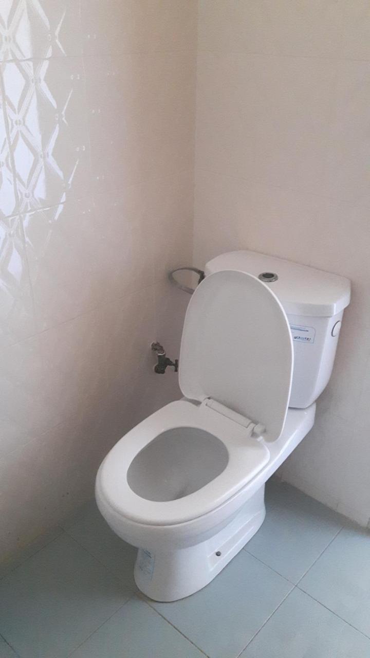 Appartement Familial Spacieux Avec Climatisation Ziguinchor Exteriör bild
